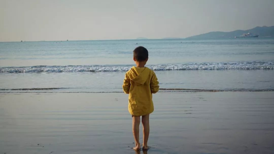 气愤！3岁男童遭遇七旬老汉“性骚扰”！专家：被骚扰的男孩心理创伤极为严重