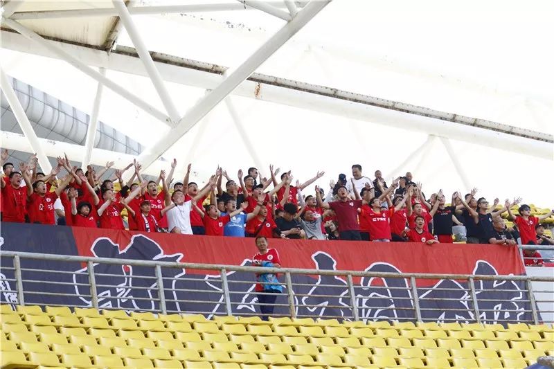 2014赛季辽宁宏运vs上海上港,辽宁宏运足球队3比1上港