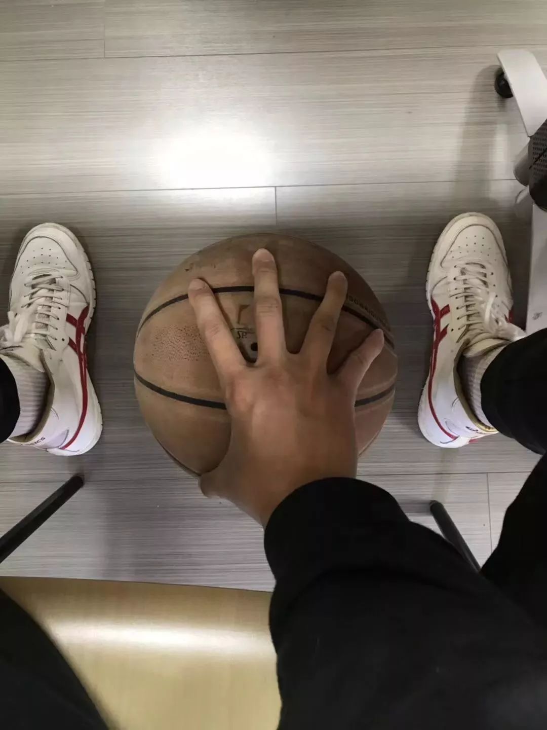 鸳鸯鞋怎样穿,穿鸳鸯鞋如何不尴尬