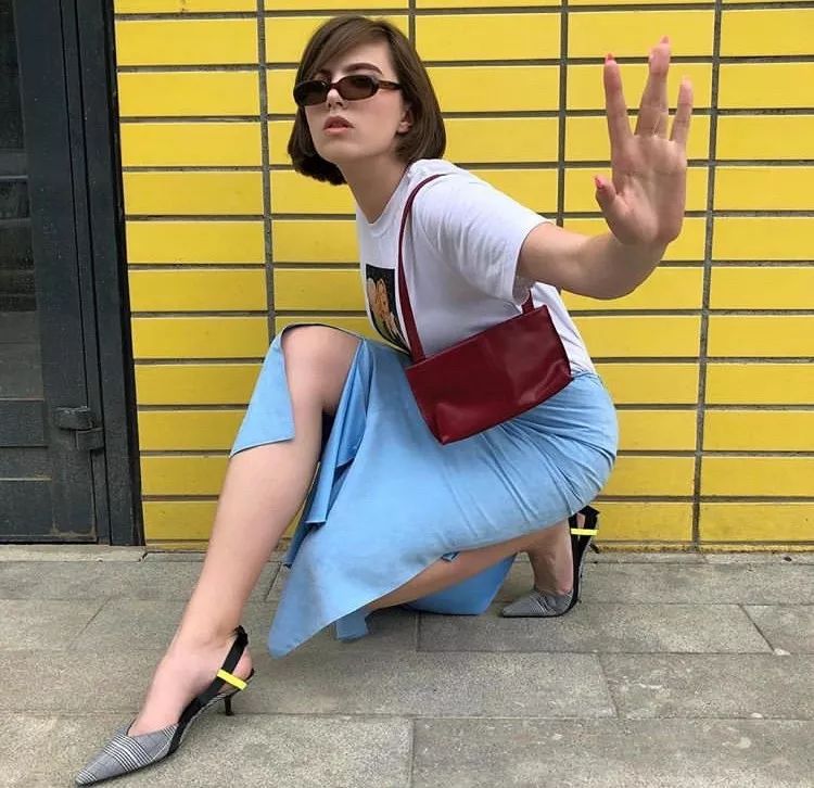 保姆级拍照姿势很火,保姆级拍照动作教程