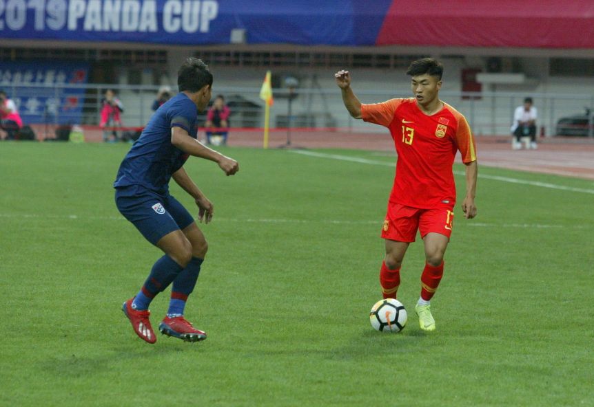 中国足球史上第一次冲出亚洲回顾,中国足球1比5败给泰国青年队