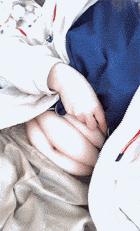 正惊GIF囧图：史上最硬核的学霸，女装大佬是怎么坐地铁的？