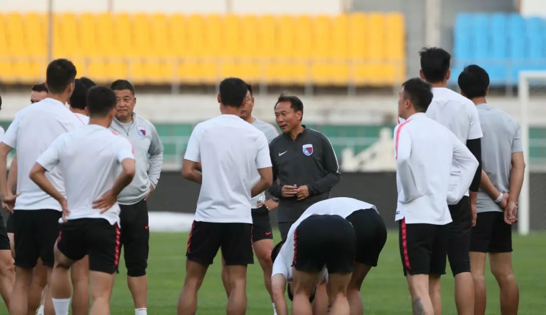 沈祥福打招呼视频,沈祥福主教练