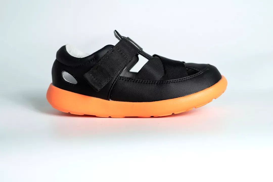 不烧脚又好看的运动风凉鞋推荐,小蓝羊凉鞋男测评