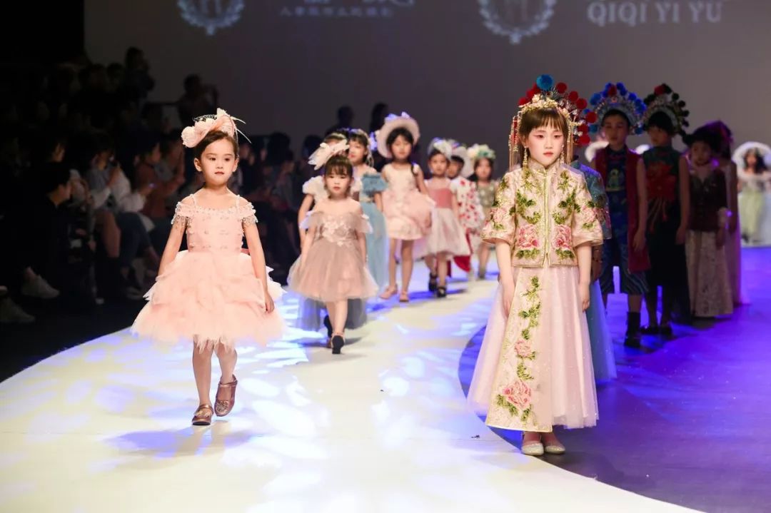 中国国际时装周2024年童装专场,2019年春季童装秀