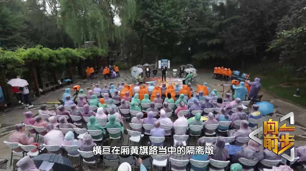 钉子户阻碍整个片区发展,钉子户被邻居骂