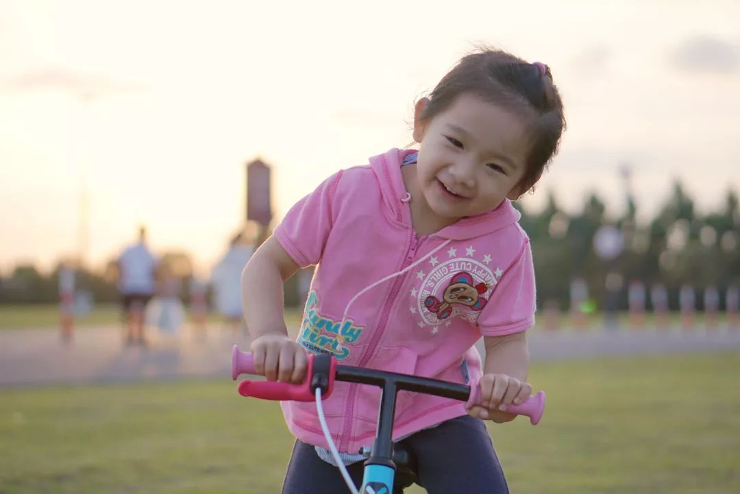 儿童节的真实童年时光图片,谁还不是个宝宝搞笑下一句
