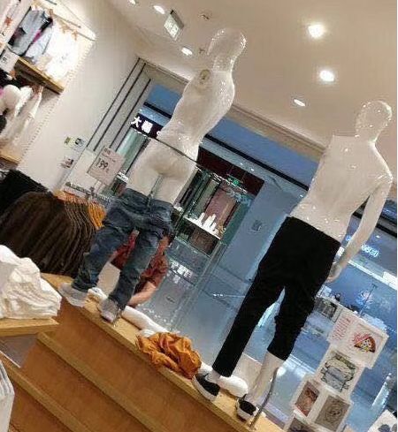 优衣库疯抢事件,优衣库被抢场面