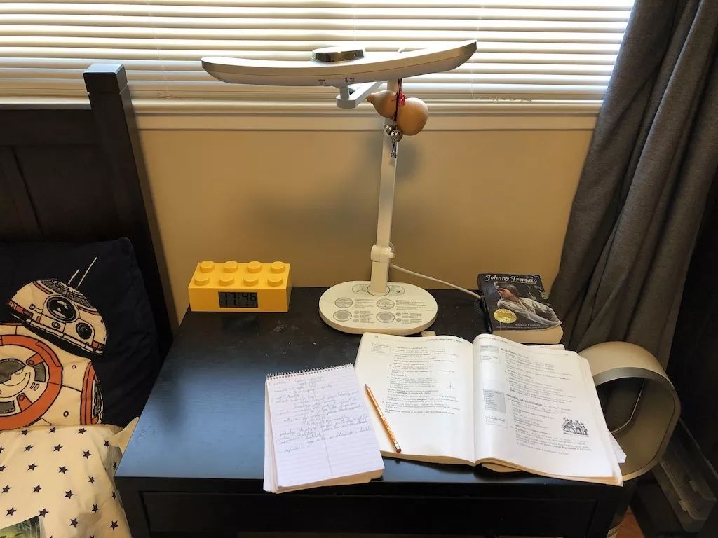 儿童买什么学习桌适合,给孩子买什么样的学习桌好