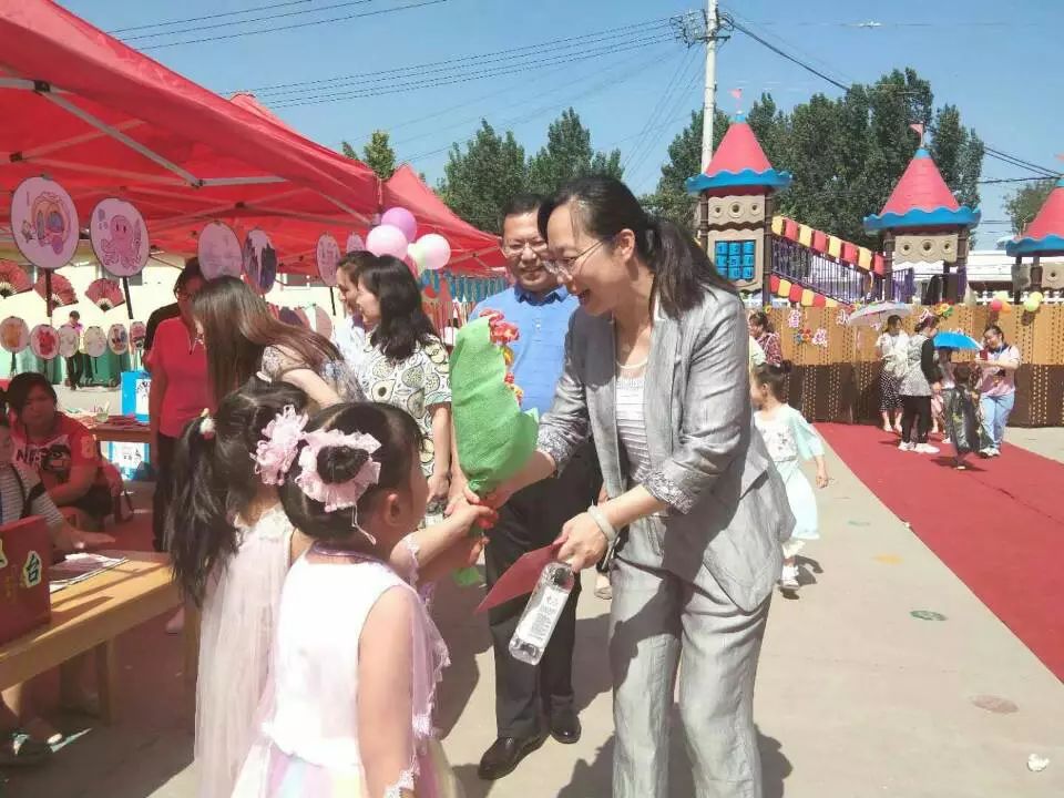 巾帼文明艺术团庆六一活动集锦,姐妹们庆六一活动