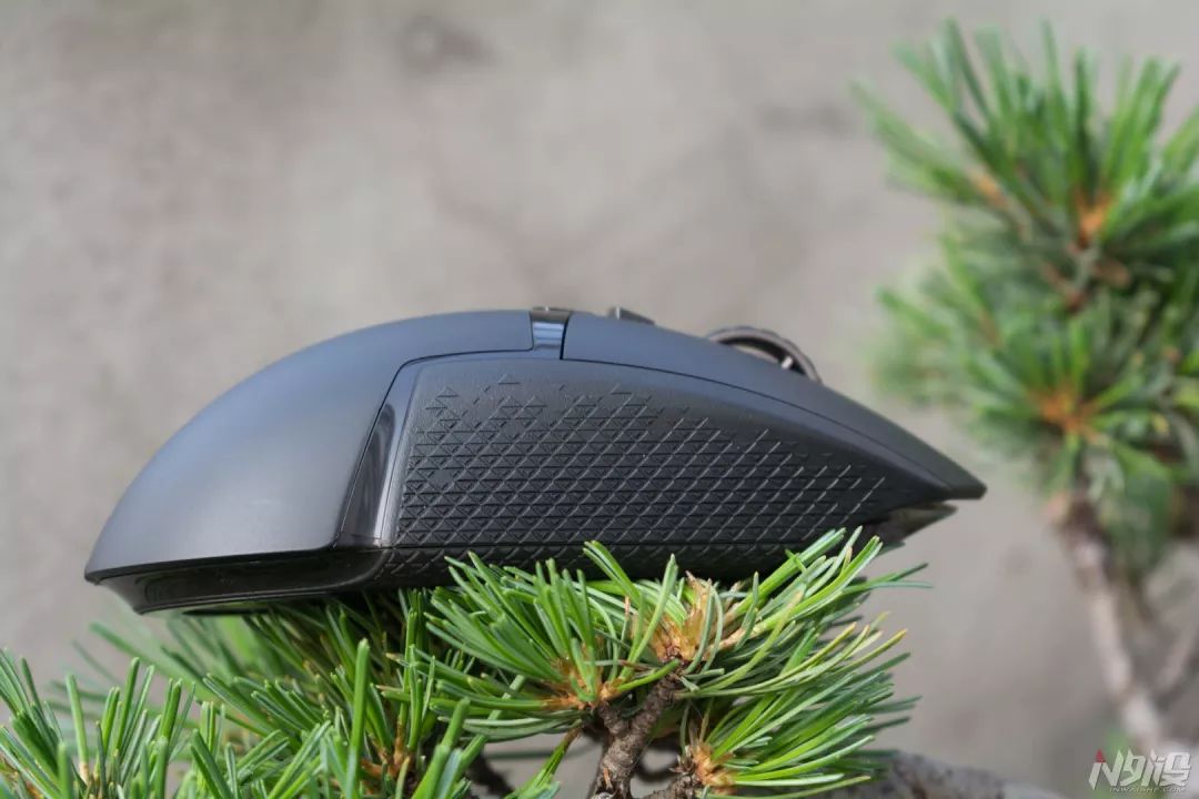 无线g502罗技,g502创世者和g502lightspeed的区别