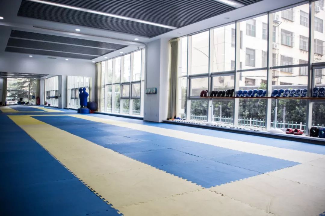 6.8折Get夏日好身材！就在临沂这家1.6万平方米的运动中心！一起燃烧卡路里，我jio得ok