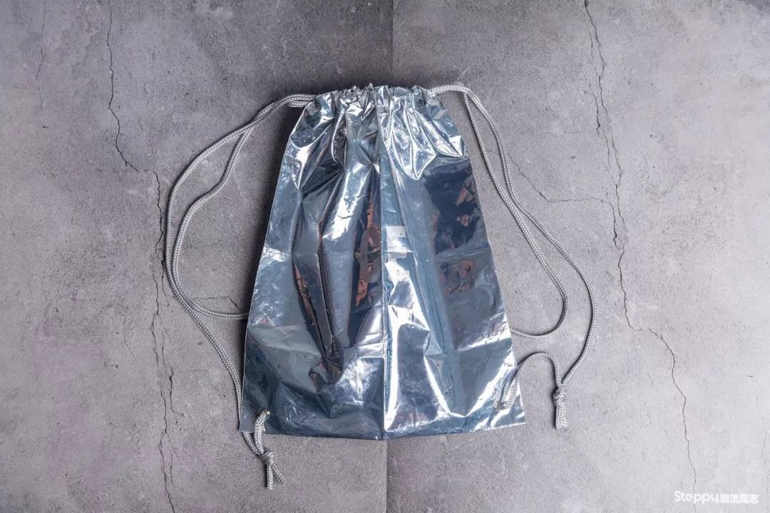 很想问问，你们有收集品牌包装袋或吊牌的癖好吗？