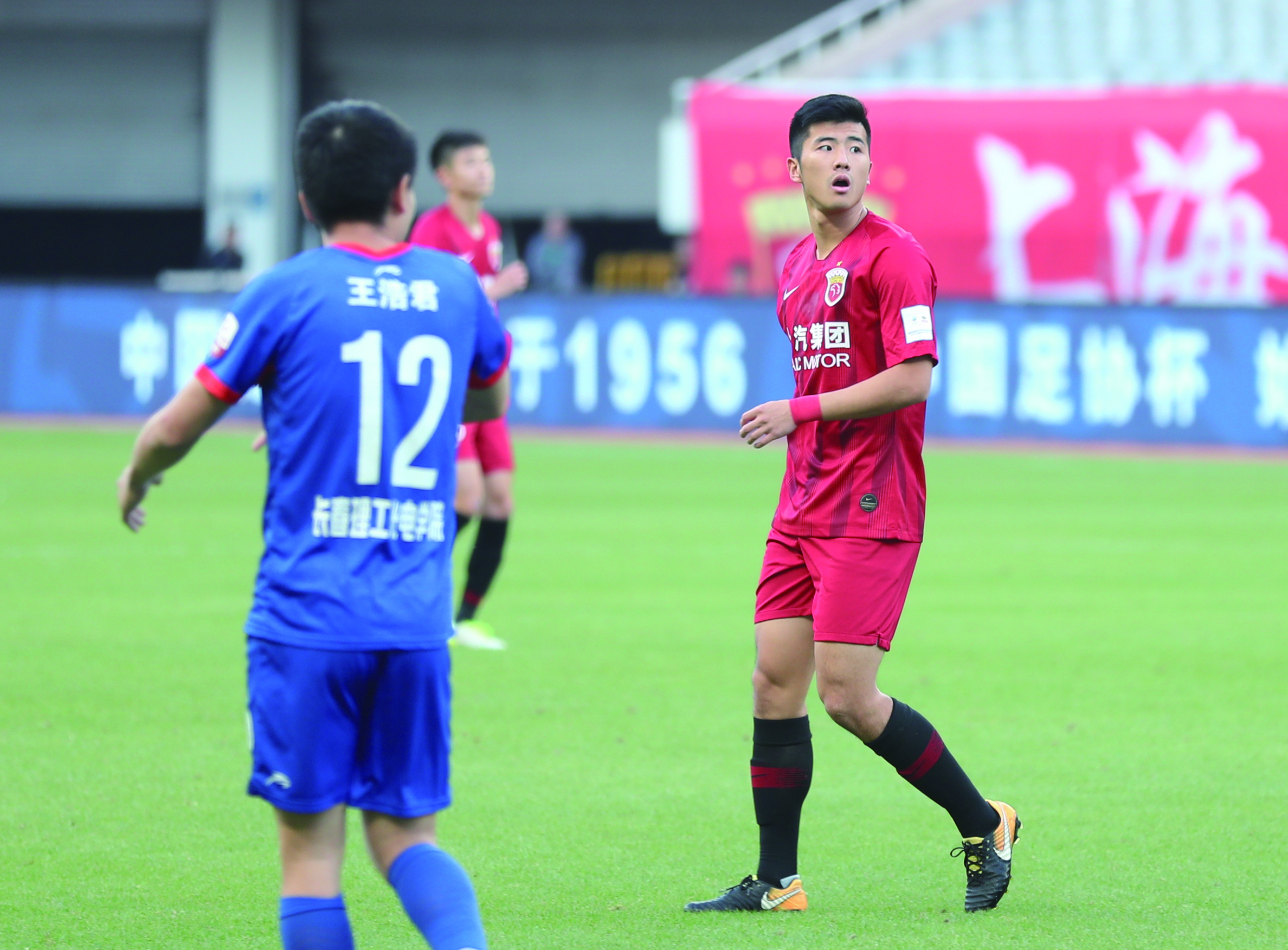 “小哭包”李圣龙起步晚，名宿父亲对单独指导说不