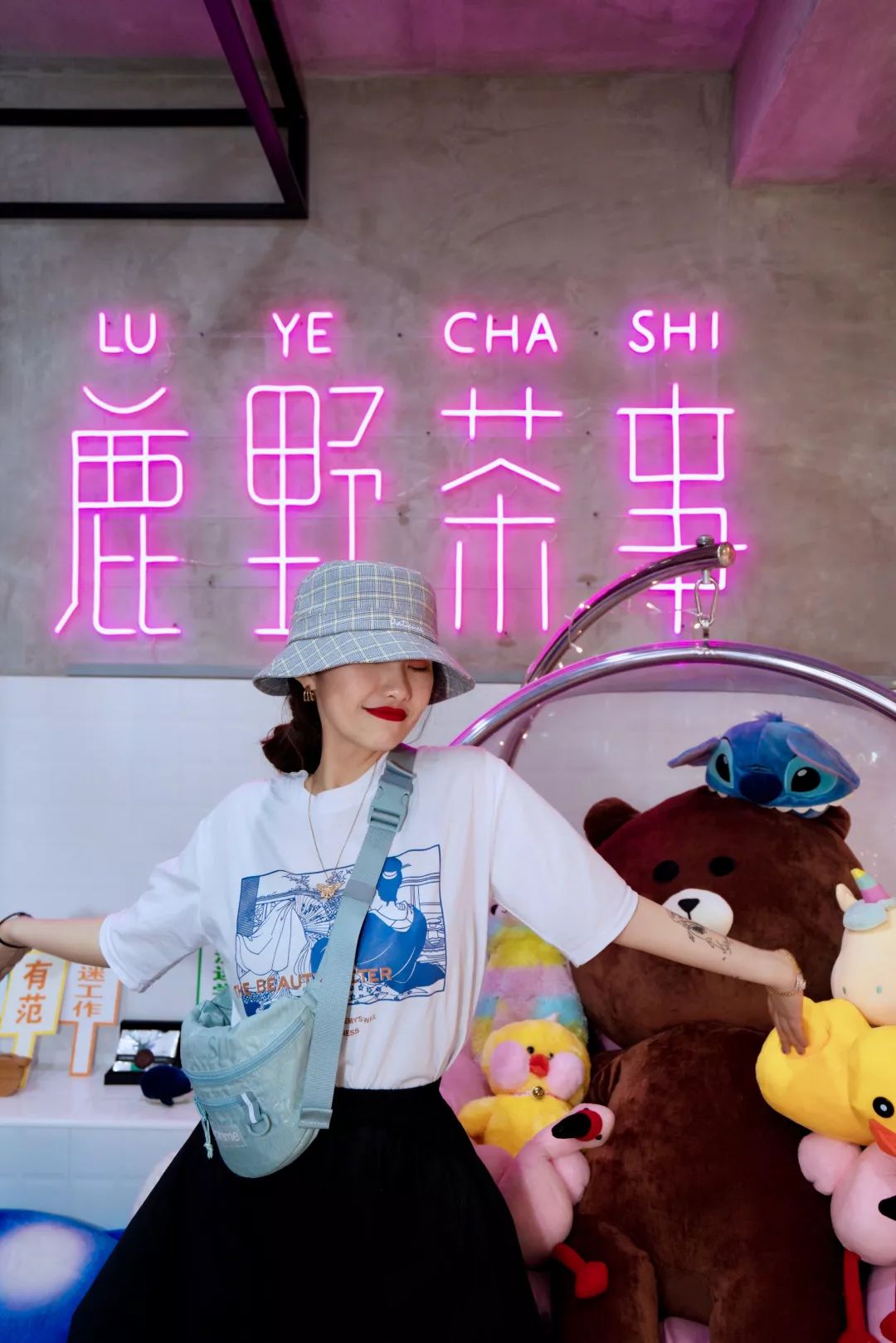 喝下一杯“星空”!探秘出片率200%的奶茶店,引众人打卡的秘密竟然是...