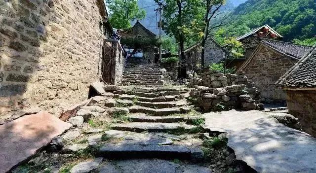 万仙山景区春节免门票,万仙山郭亮村特价两日游