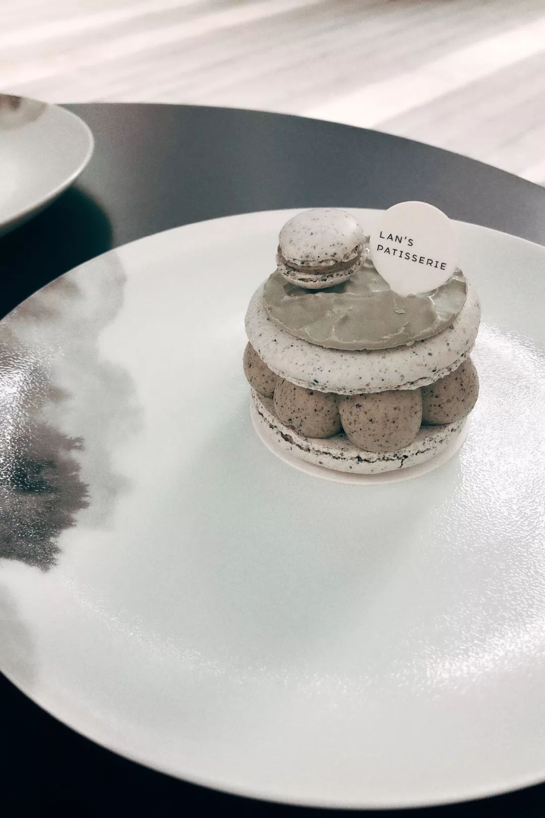 雨女有瓜|我去成都LV展出差的24小时吃成了真实的猪