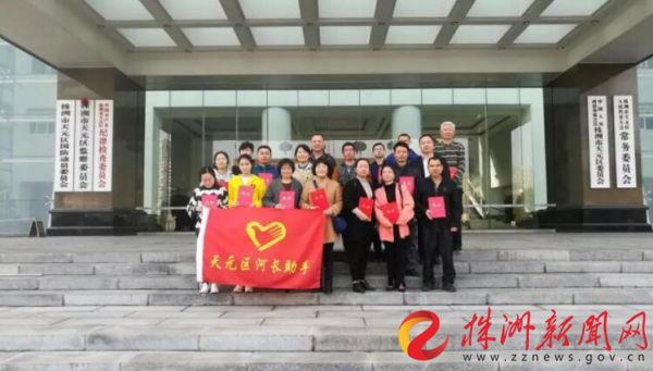 河长巡河工作守护碧水清流,河长守护江河水清岸绿