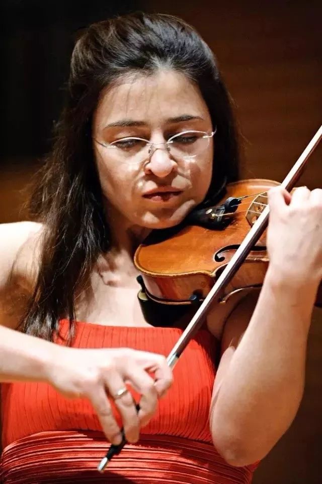 预告|美国波士顿新英格兰音乐学院有史以来第一位指挥和大提琴演奏双博士邹翔先生将执棒长沙交响乐团~