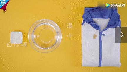 风油精滴在白色衣服上变成了绿色,风油精滴在水里衣服上都是香味