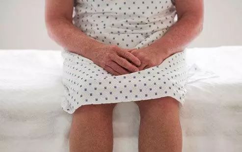 老年女性尿路感染反复出血怎么治,女性支原体感染尿路感染反复