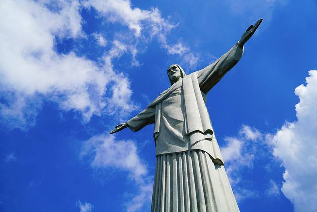 巴西是怎么成为足球王国的,巴西足球王国