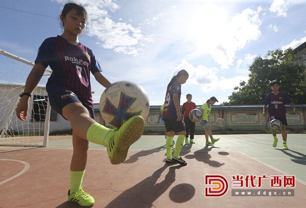 山里娃的足球梦,山里娃娃的足球梦原版