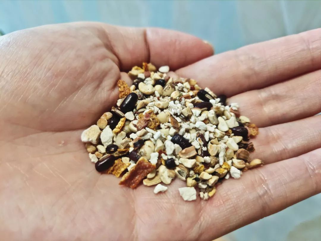 漂亮女人“敢”花钱，气质女人“会”花钱