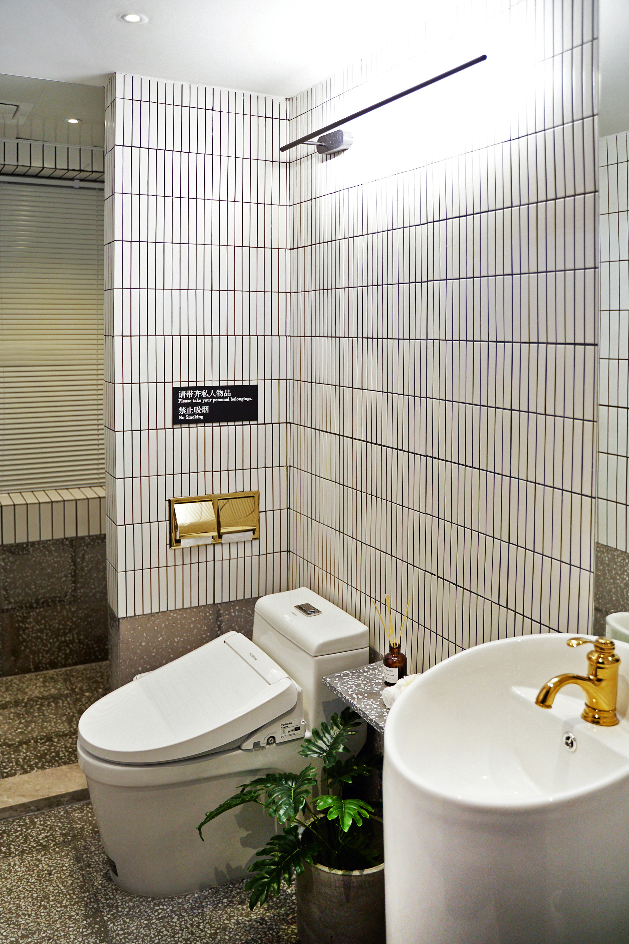 灯灯灯凳创意有限公司|AROMADREAM泰寐泰式按摩水疗店