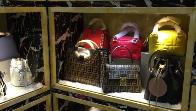 奢侈品代购造假,代购奢侈品包包假货