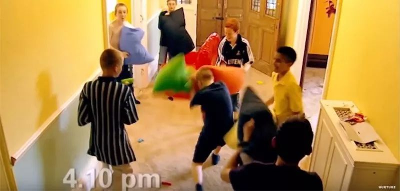 没有大人只有孩子一起住,没大人管的小孩