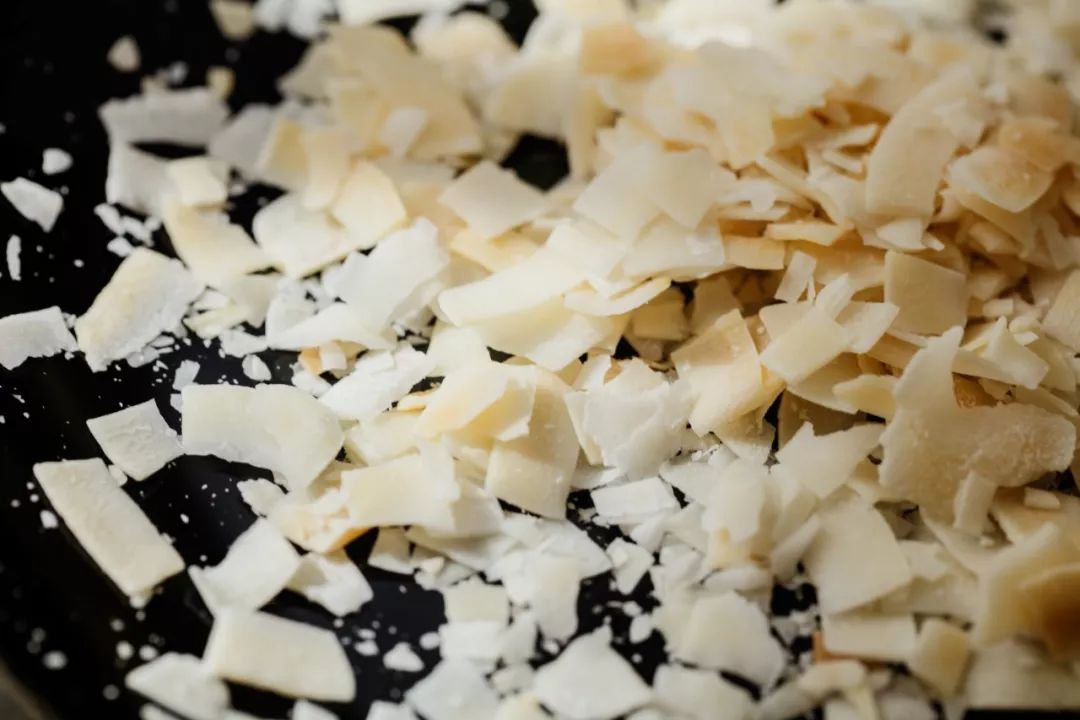 一到夏天就只剩半条命,一到夏天又把命交给了空调