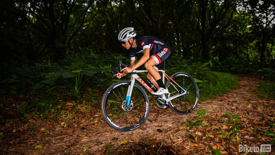 一车遛天下？小编为什么要选CUBECROSSRACE越野公路车