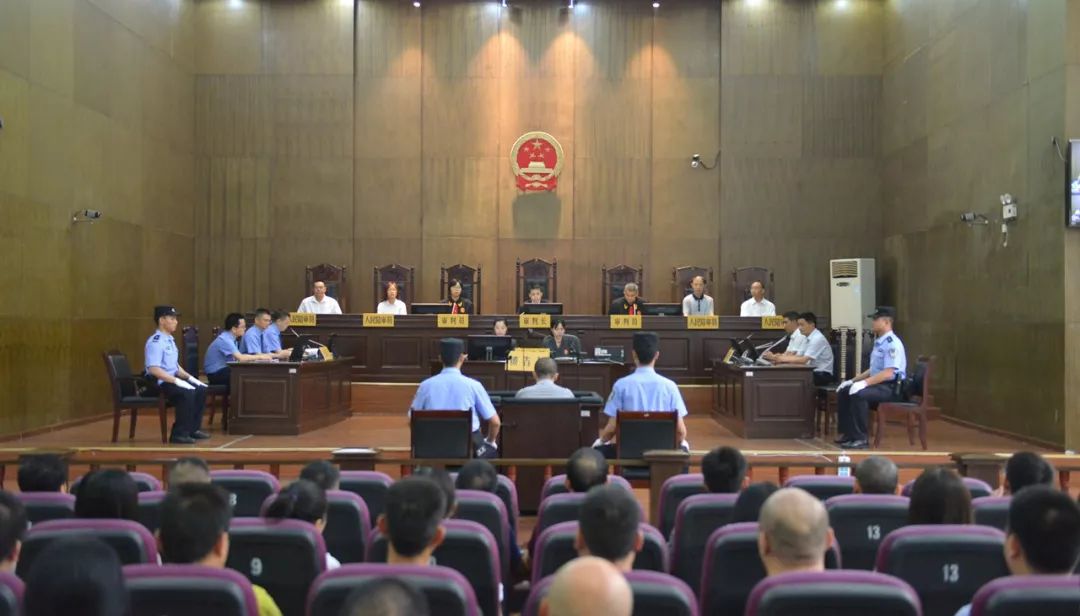 男子刺伤法官刺死狱警维持死刑,刺伤法官刺死狱警案