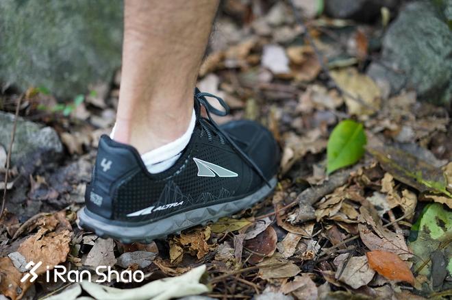 轻量越野跑鞋推荐,altra户外徒步鞋推荐