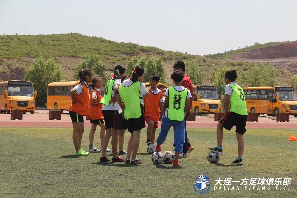 「蓝·青训」专家团完成10所基地校考察城市足球底蕴助力发展