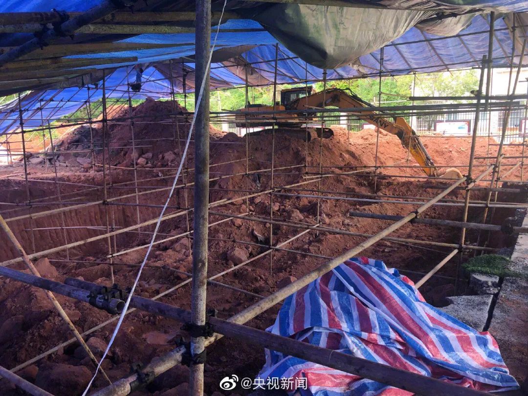 早新闻来了丨中考今日进行,考点附近有施工围挡?交警建议来了