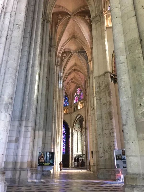 欧洲旅游教堂推荐,去欧洲旅行一定去五大教堂和城堡