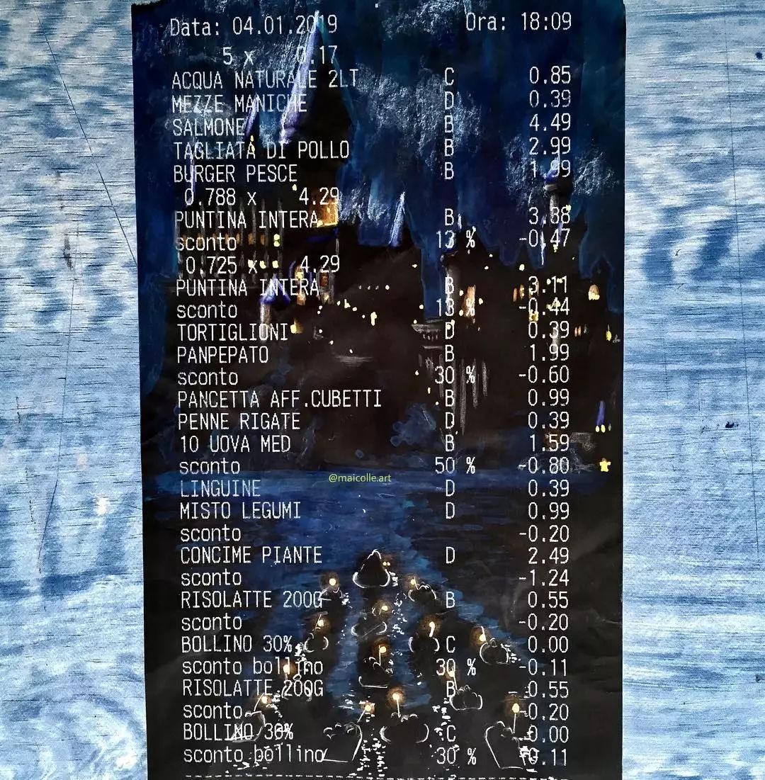 画纸用光了？多去几趟超市就有了。他把购物小票秒变成世界名画