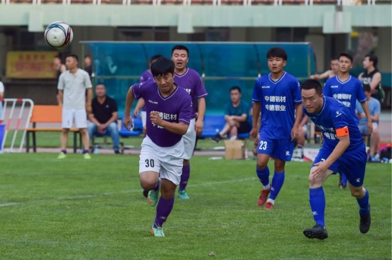 全力以赴的你,聚焦绿茵场