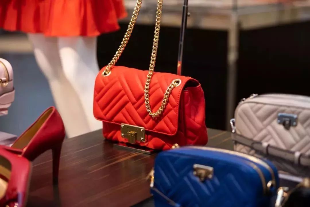 耐克，匡威低至4折再享折上折！人气品牌第二件折上5折！年中大促，嗨购10天，来杉井随便买