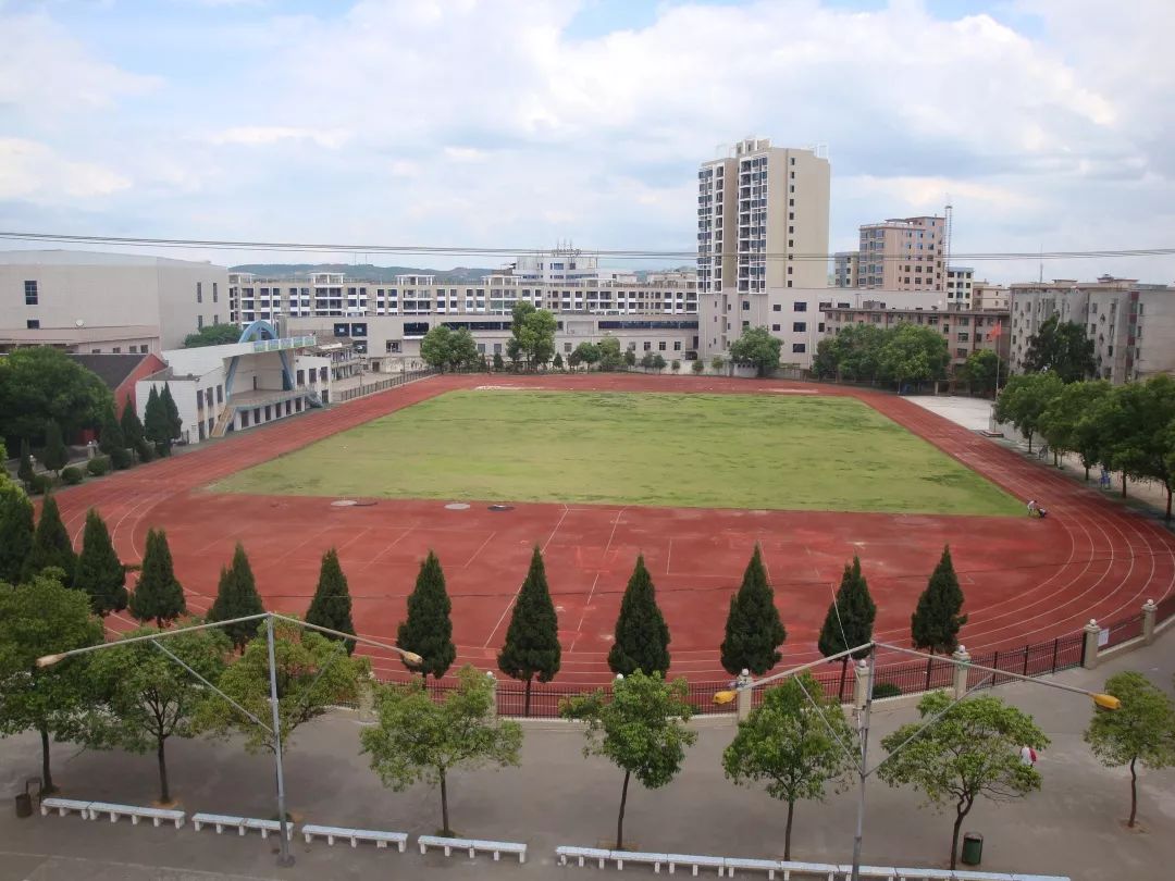 郴州市宜章县第七完全小学校服,校服最美学校
