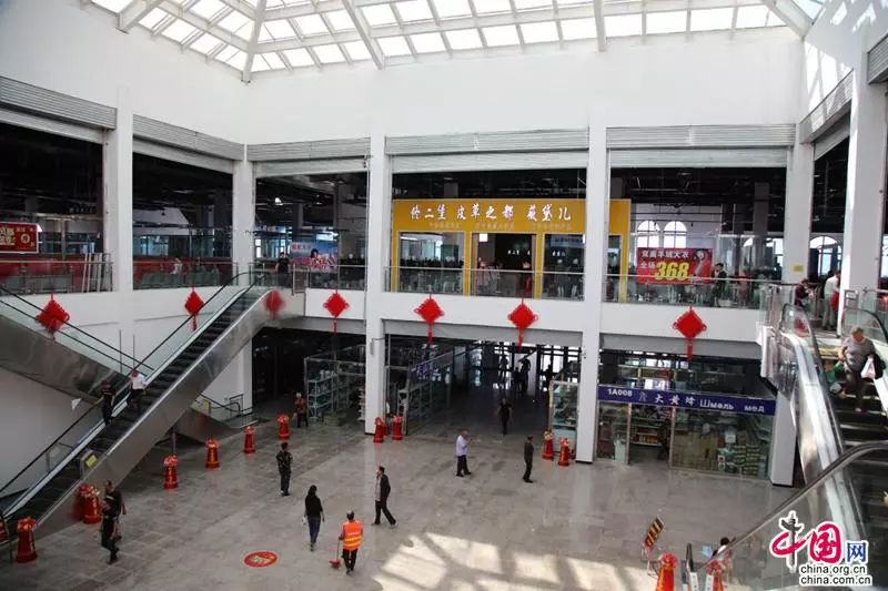 【记者的*疆新**日记】塔城印象：一棵橡树满城风情