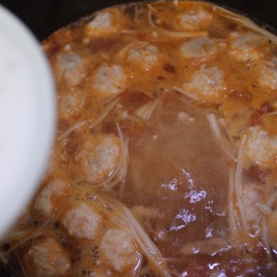 番茄浓汤虾滑饭,冬日番茄虾滑煲