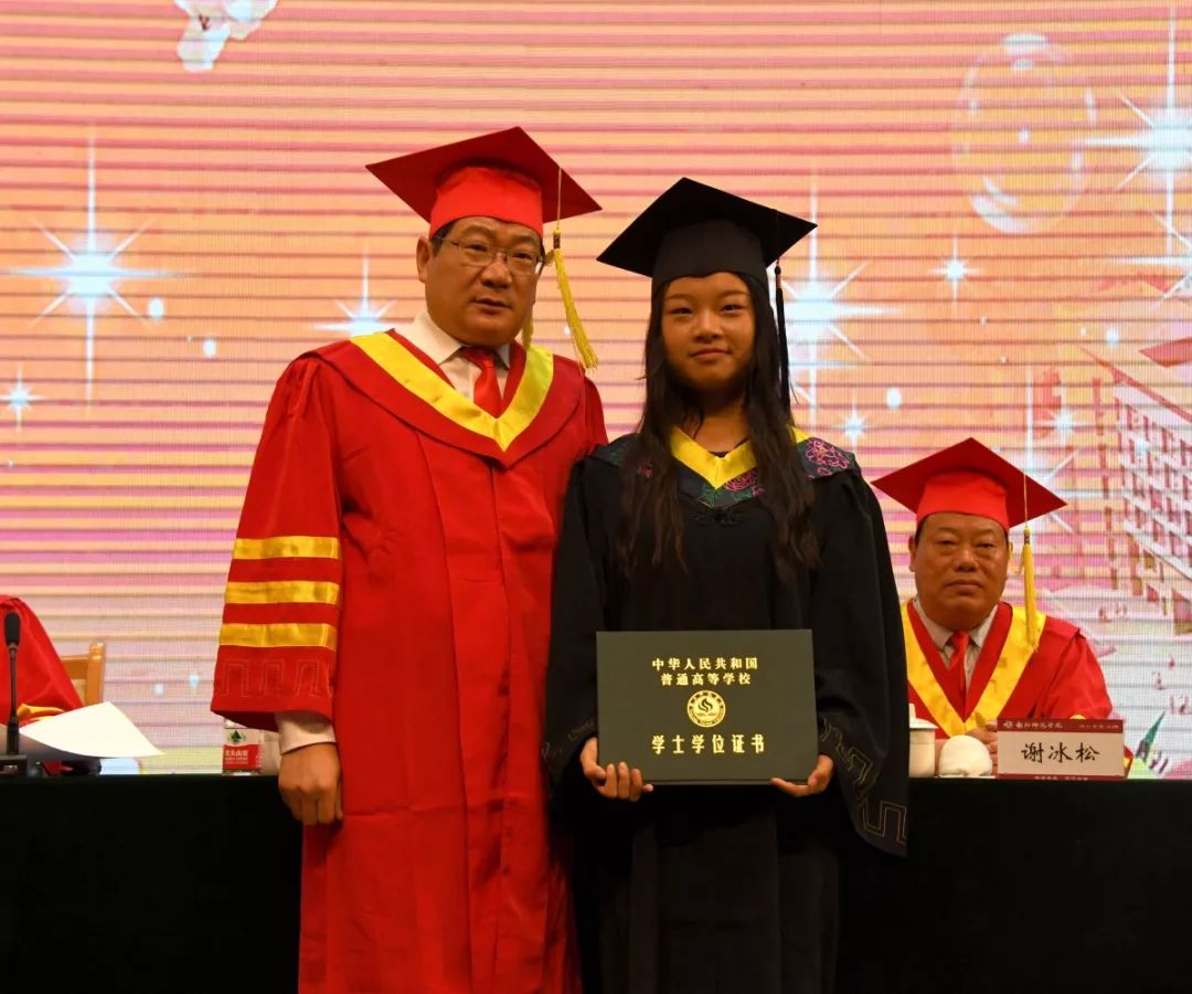 再见了我的大学央视纪录片,再见了我的大学诗朗诵