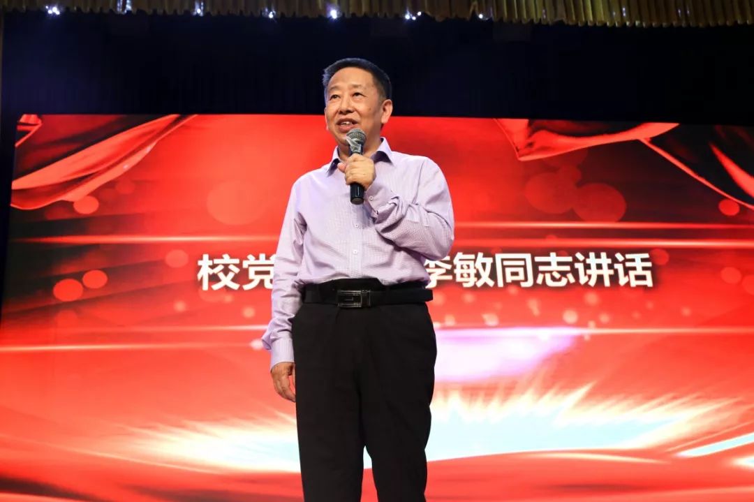 再见了我的大学央视纪录片,再见了我的大学诗朗诵