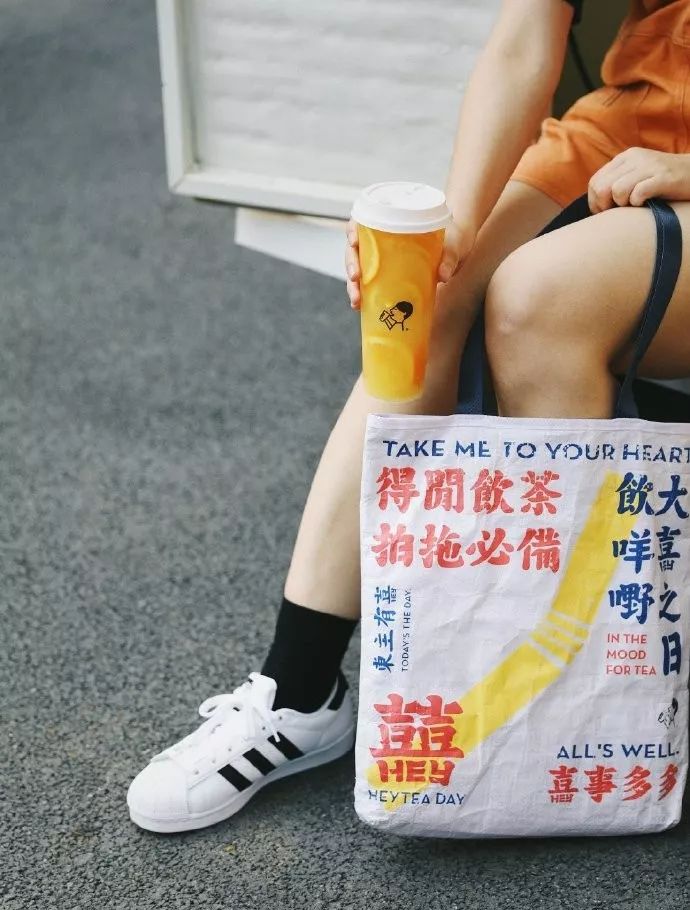 喜茶一周茶销量,喜茶年度买一送一