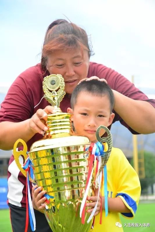 女足张岩足球基地在哪里,张岩前女足
