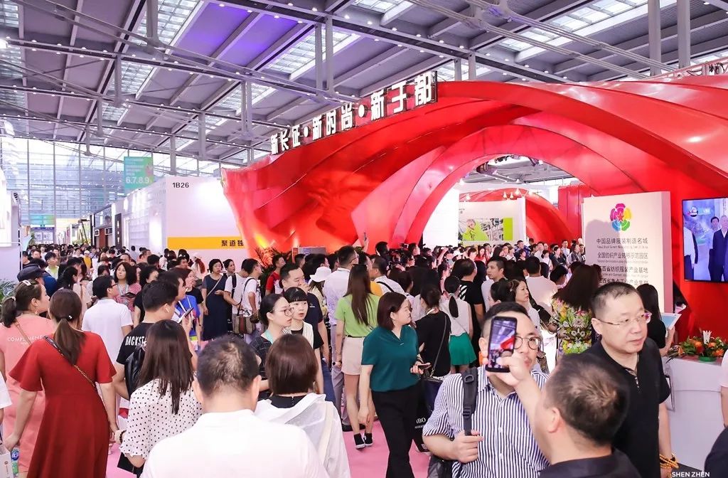 聚集深圳家居设计展,800多款车型齐聚2021深圳国际车展