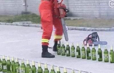 瓶盖挑战欧阳靖,赵文卓挑战3瓶盖的难度